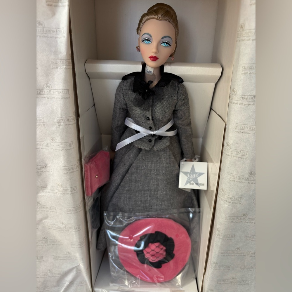 NIB Signed by Mel Odom Gene Love, Paris Doll from Ashton Drake